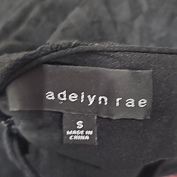 Adelyn Rae Black Crochet Overlay Black Cropped One Piece Jumper Size Small - Picture 9 of 11